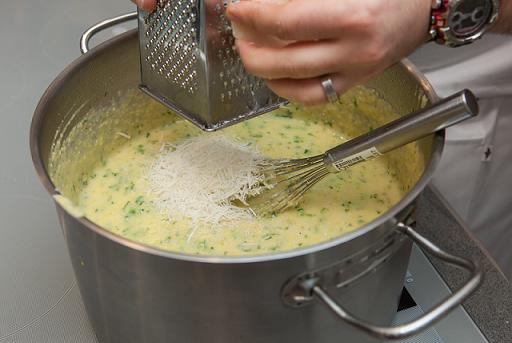 Mamaliga cu ierburi proaspete