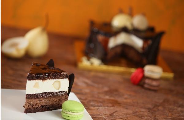 Tortul Pear in chocolate acum pe www.etorturi.ro