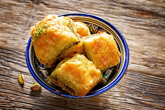 TAROM va invita sa savurati delicii culinare in Dubai