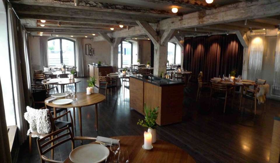 Bilet de vacanta cu invitatie la masa