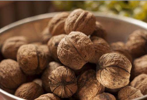 Salata cu telina si nuca