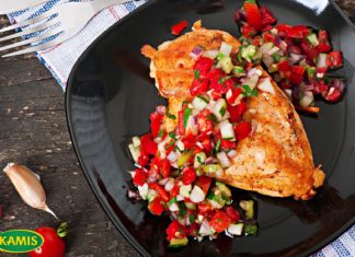 Pui la gratar cu salsa fresca