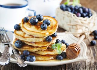 clatite cu banane si afine