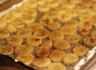 Chipsuri de banana cu scortisoara