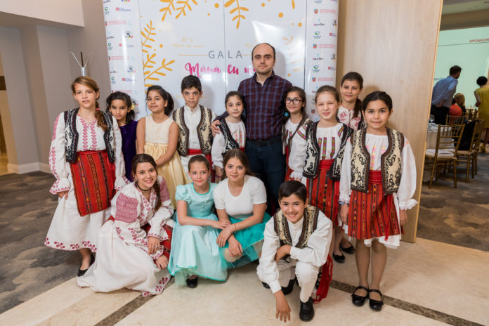 eveniment gala mana cu mana