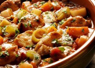 Musaca de legume cu pui