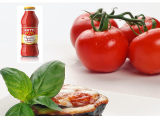 Vinete cu parmezan si sos de rosii Mutti