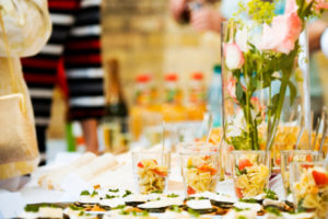 Sfaturi si idei pentru un garden party reusit