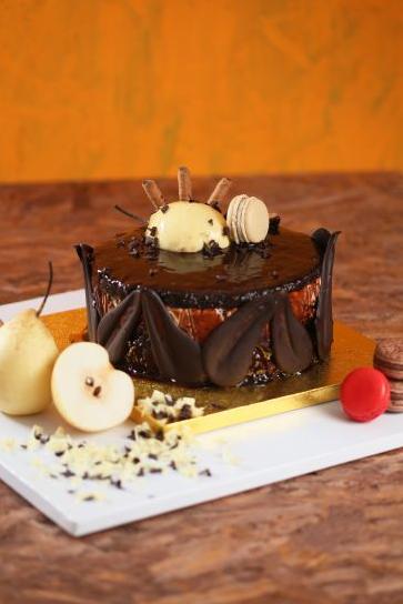 Tortul Pear in chocolate acum pe www.etorturi.ro