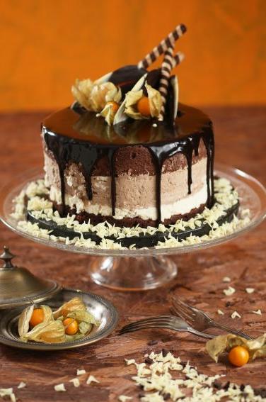 Tortul Three Mousse acum pe www.etorturi.ro