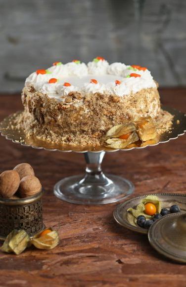 Tortul Carrot cake acum pe www.etorturi.ro