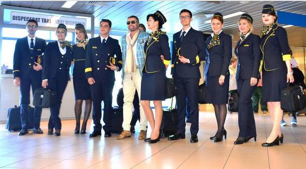 Cum arata noile uniforme ale TAROM, semnate Catalin Botezatu