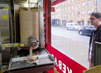A fost lansat Atalay, robotul pentru shaorma sau kebab