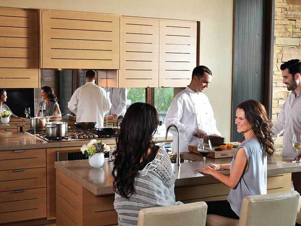 Coltul celor neinsotiti