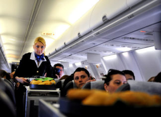 De ce sucul de rosii e mai gustos in avion?