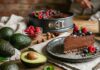 tort ciocolata avocado fara coacere.jpg